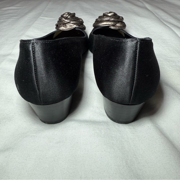 Salvatore Ferragamo Nubuck Pumps Black Satin Metallic Rosette Vintage Size 5.5B - Picture 3 of 8